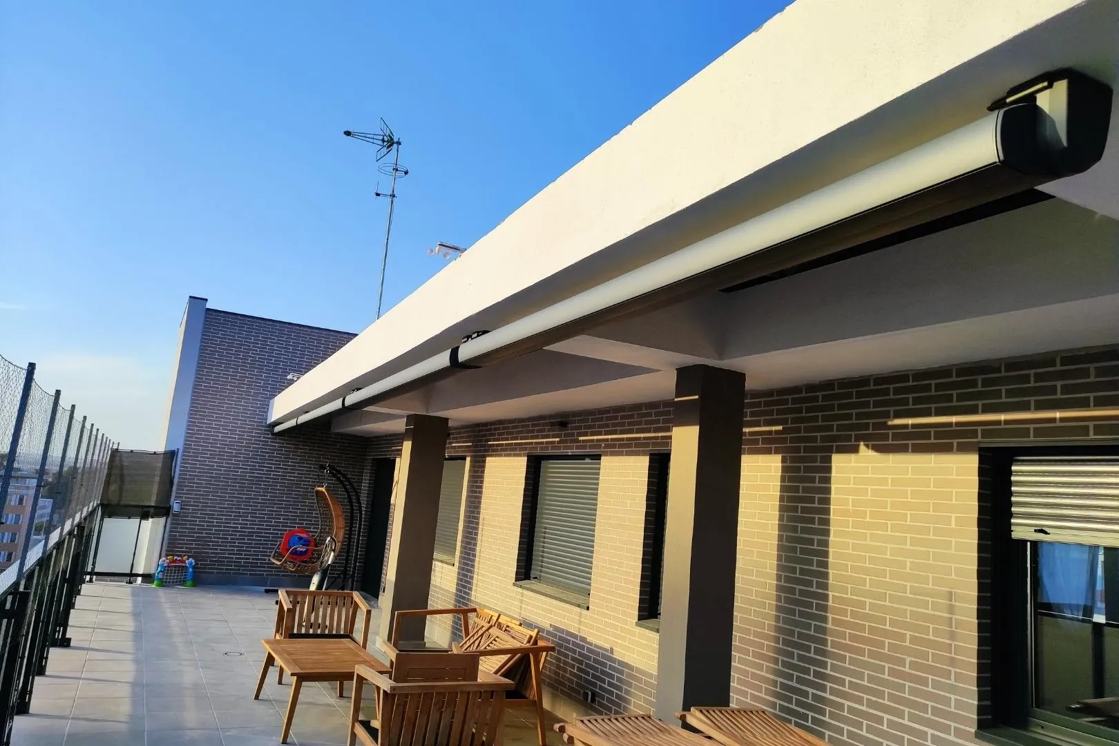 Toldo tipo Cofre en Huelva — Toldos Navarro